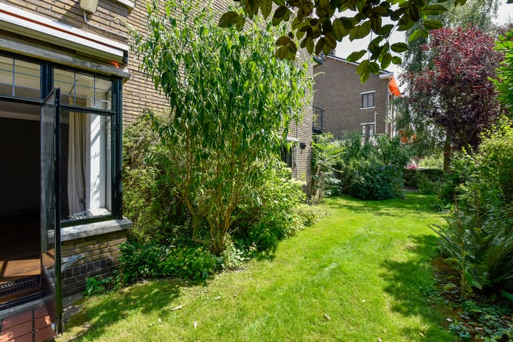 Foto 18 van Albertus Perkstraat 19