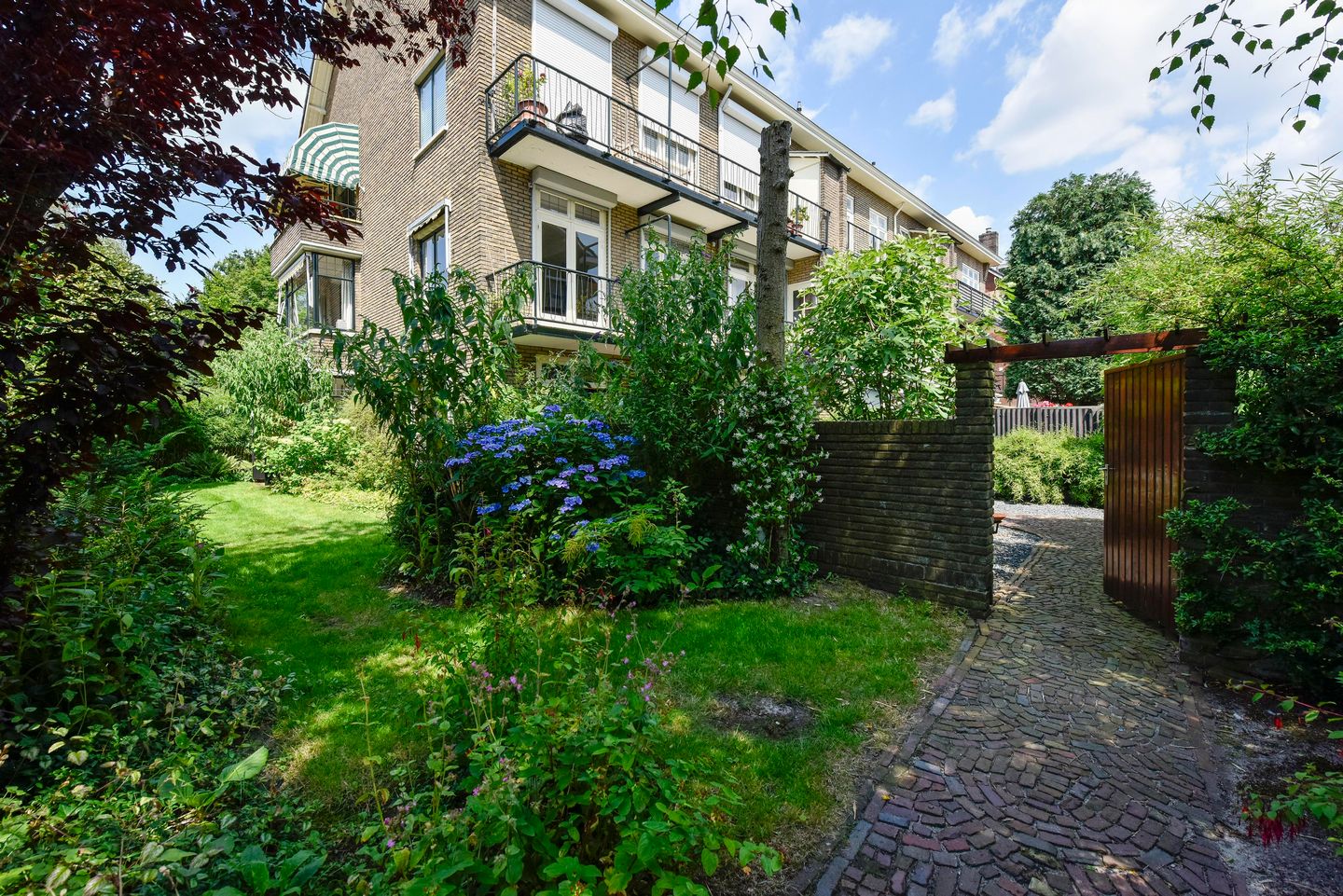 Foto 20 van Albertus Perkstraat 19