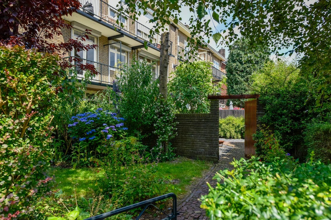 Foto 23 van Albertus Perkstraat 19