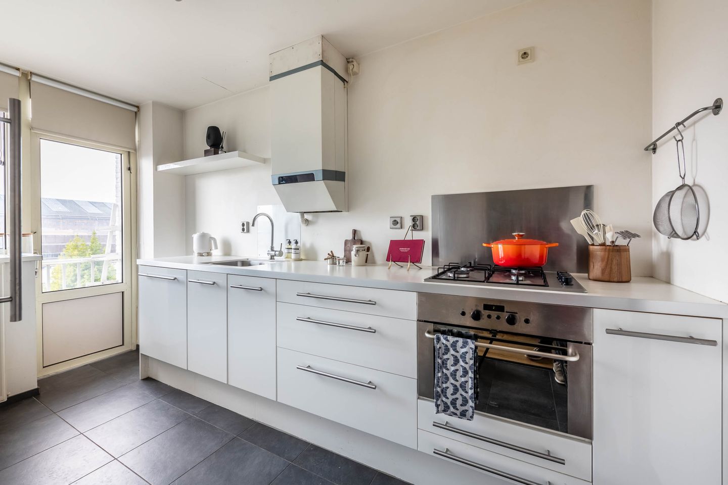 Photo 10 of Van Bossestraat 106-B