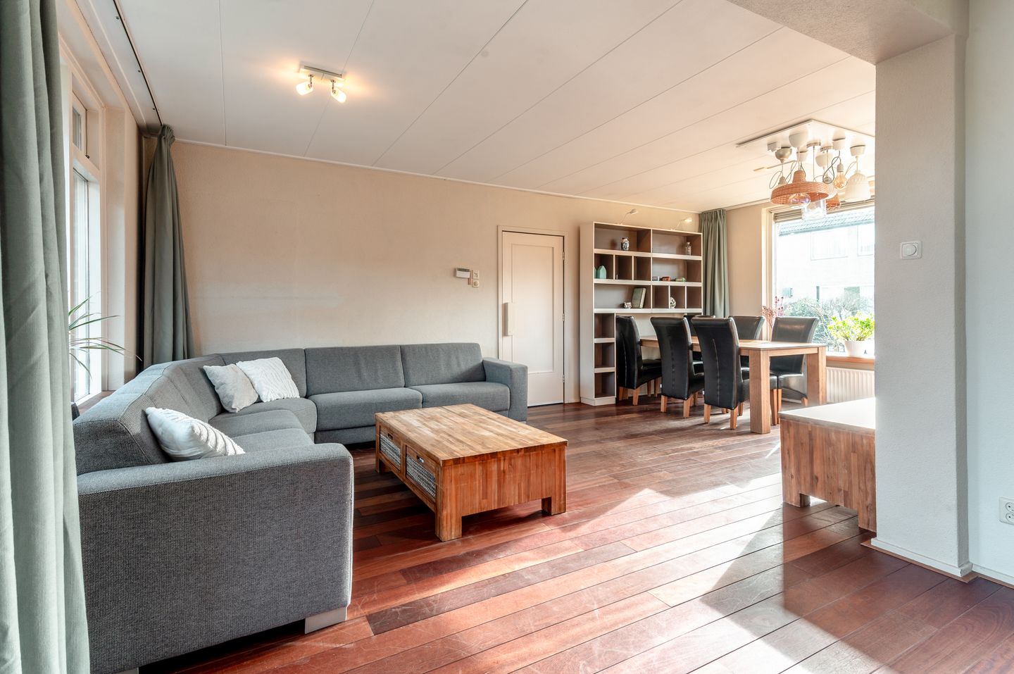 Foto 10 van Julianalaan 19