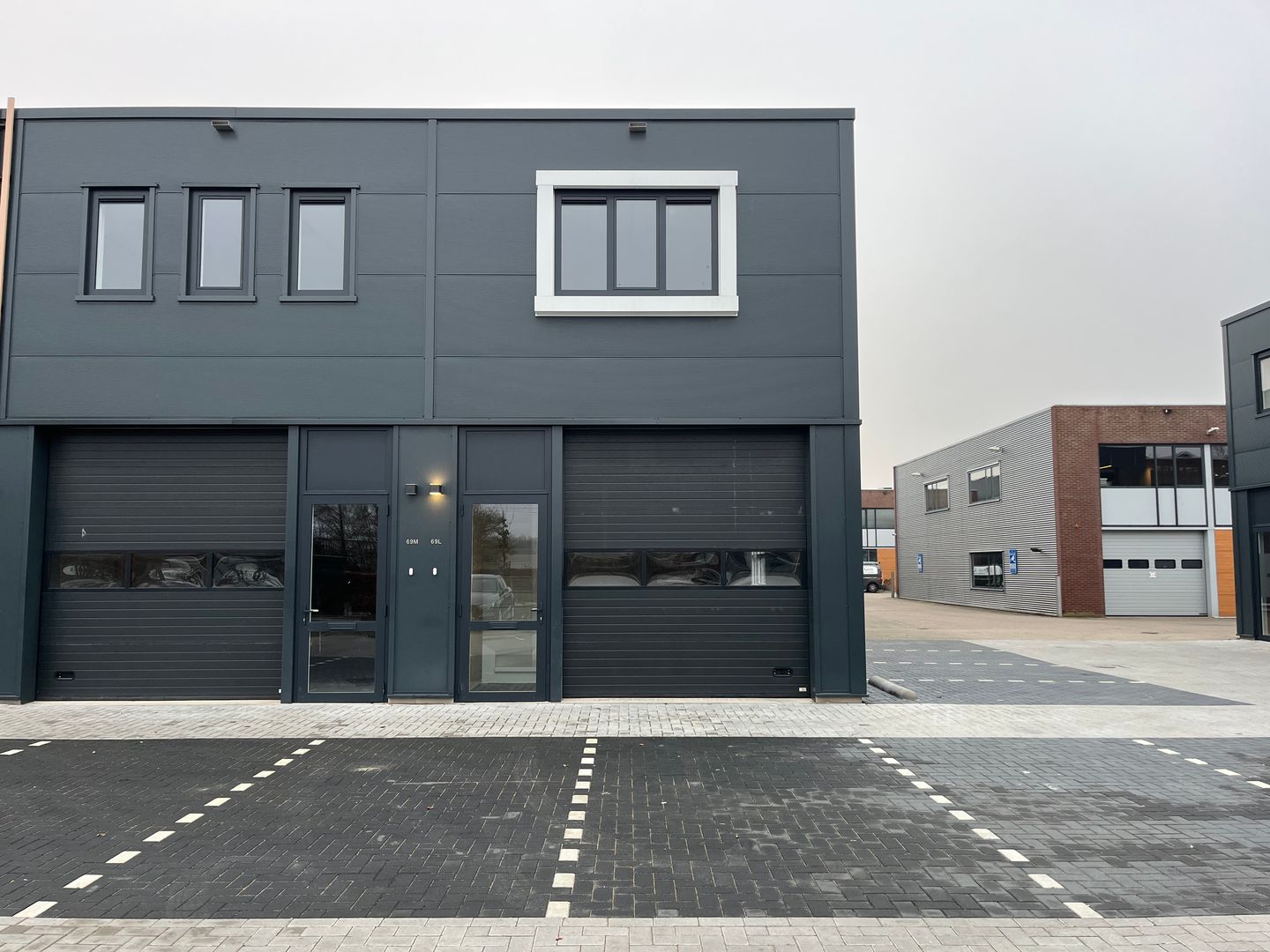 View photo 2 of De Stuwdam 69-L