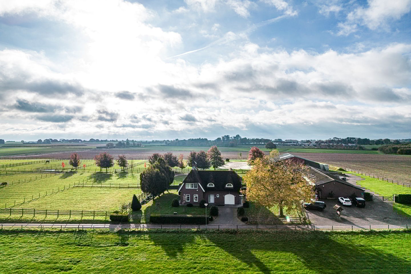 Bekijk foto 2 van Lindenstraat 31