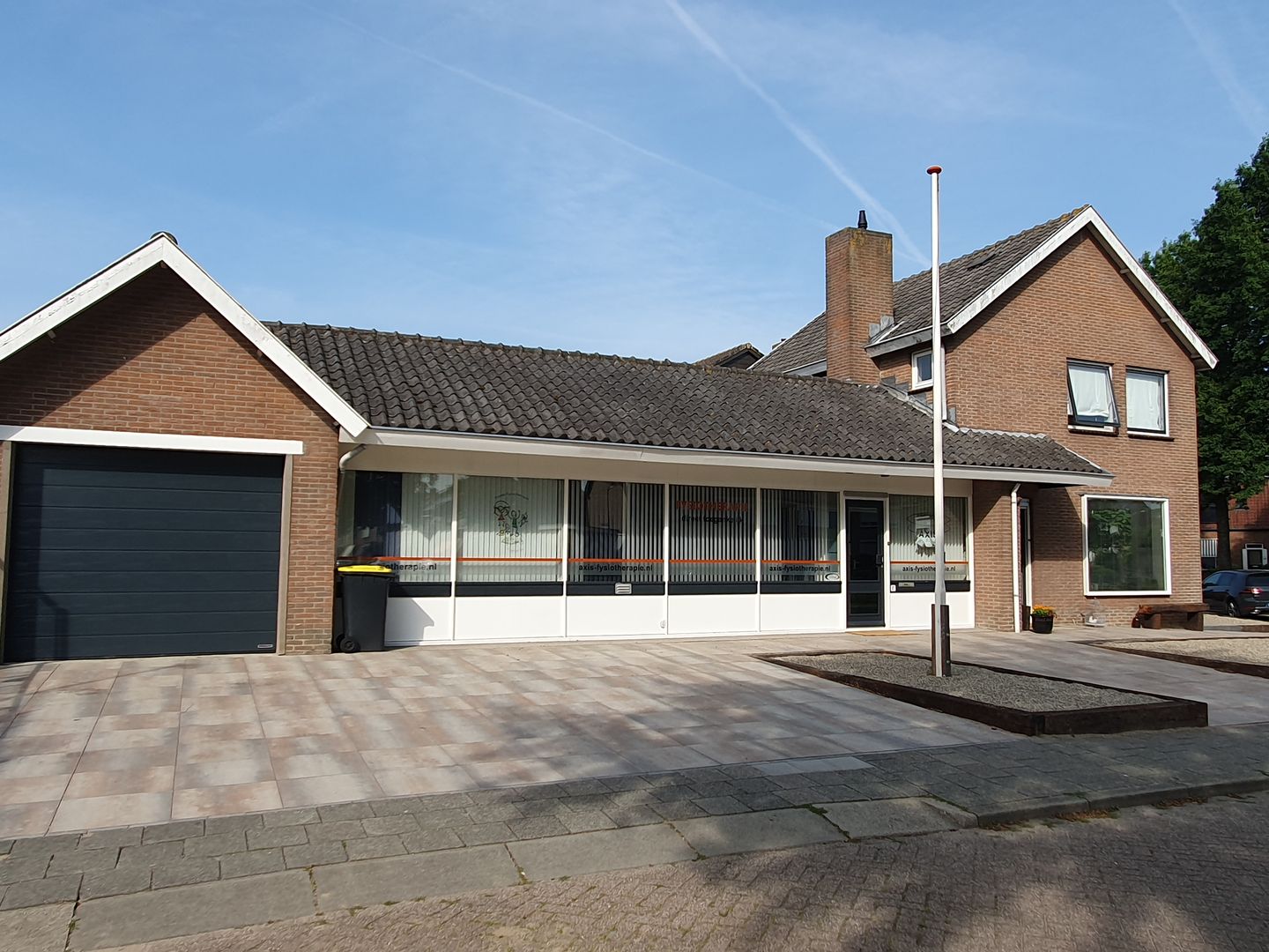 Bekijk foto 3 van Burgemeester van der Bruggelaan 1-A