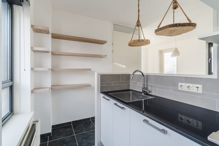 Photo 18 of Karel Mollenstraat Noord 25