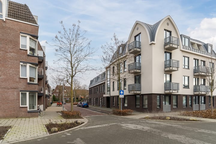 Photo 35 of Karel Mollenstraat Noord 25