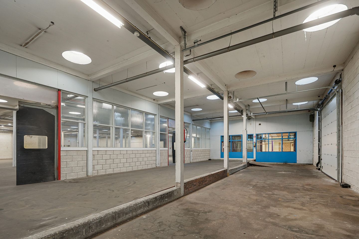 View photo 4 of Basisweg 61-A