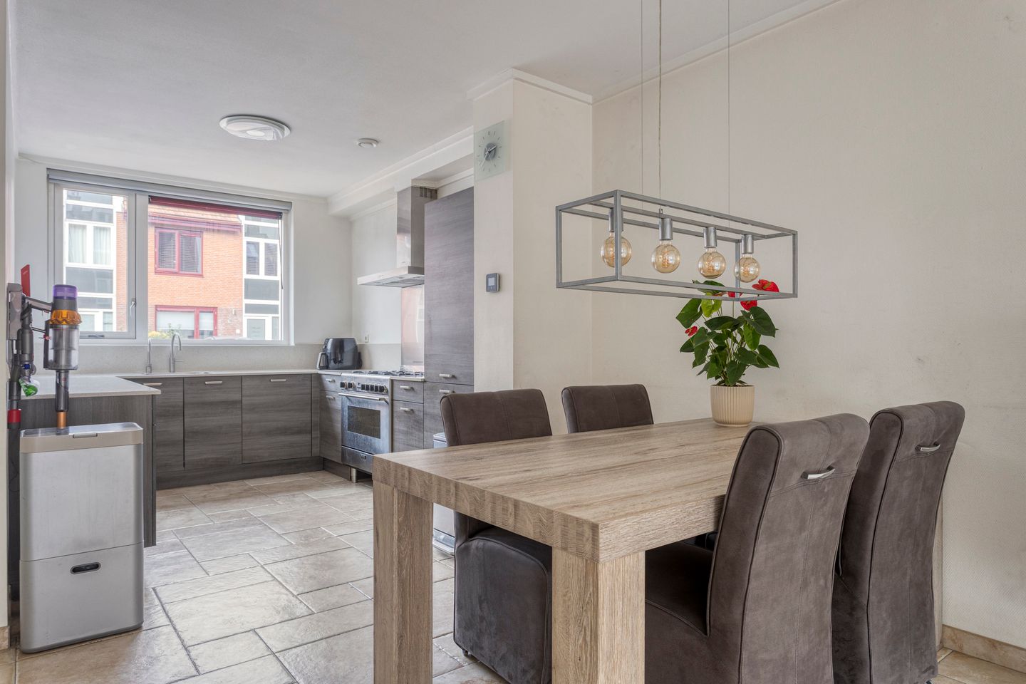 Photo 14 of De Does 4