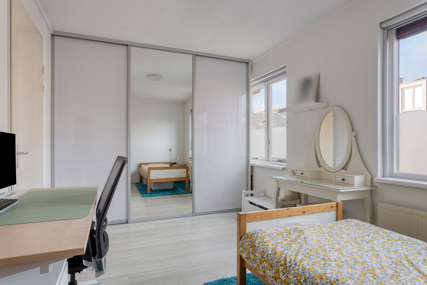 Photo 19 of De Does 4