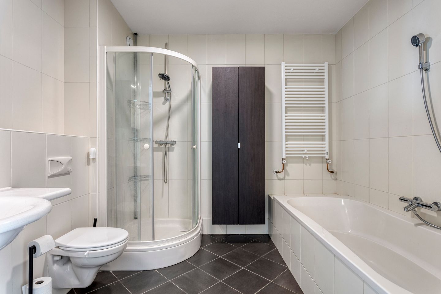 Photo 20 of De Does 4