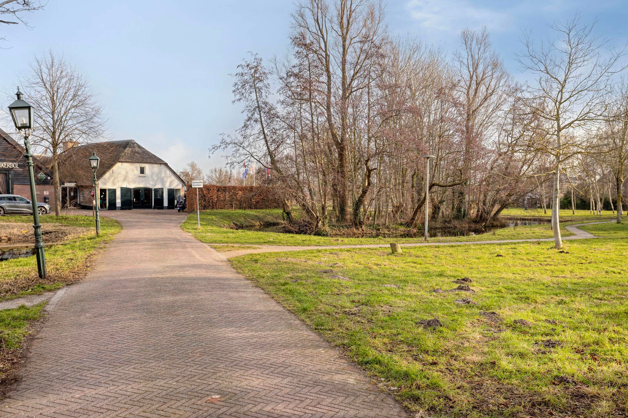 Photo 36 of De Does 4