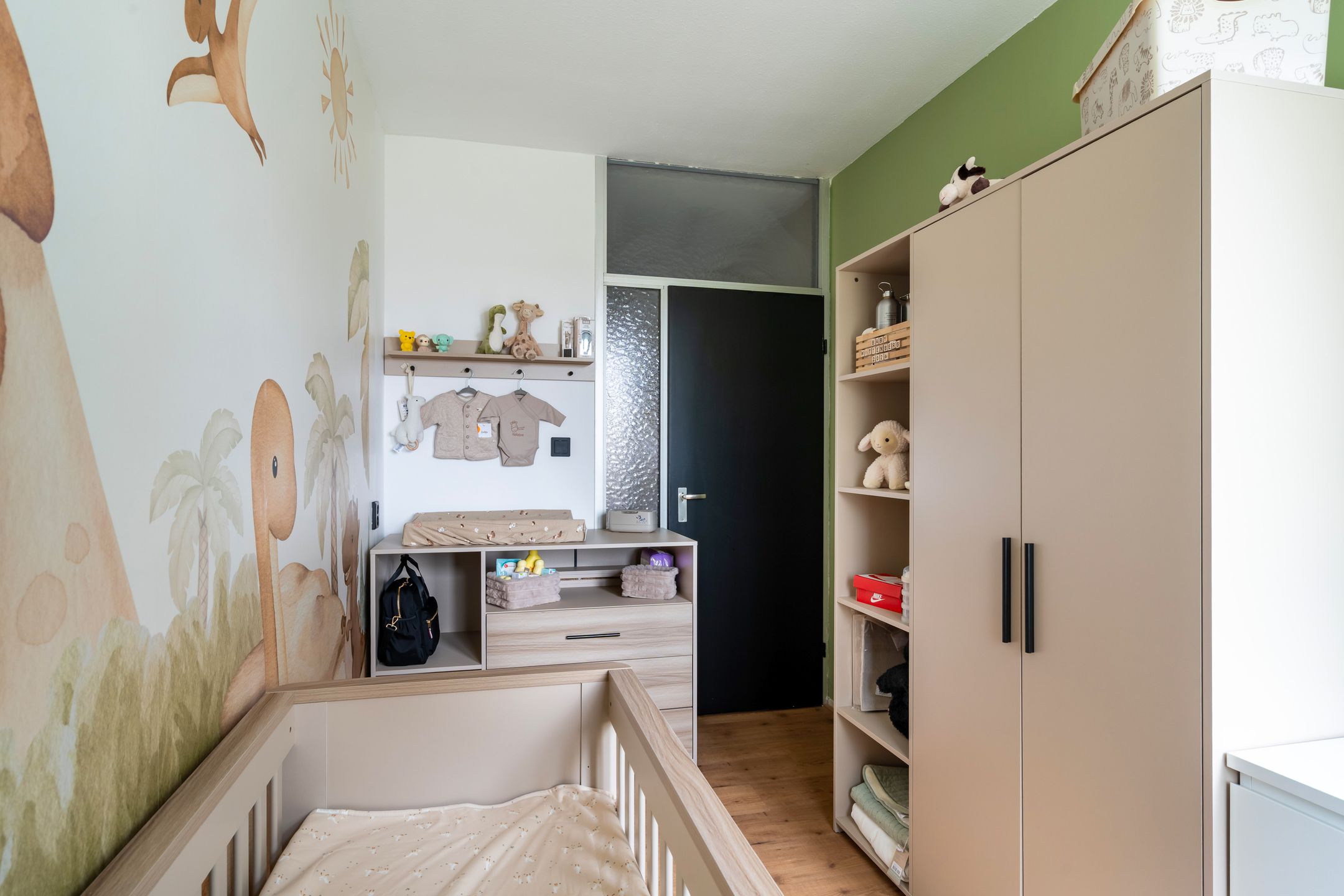 Photo 27 of Sir Winston Churchillln 839