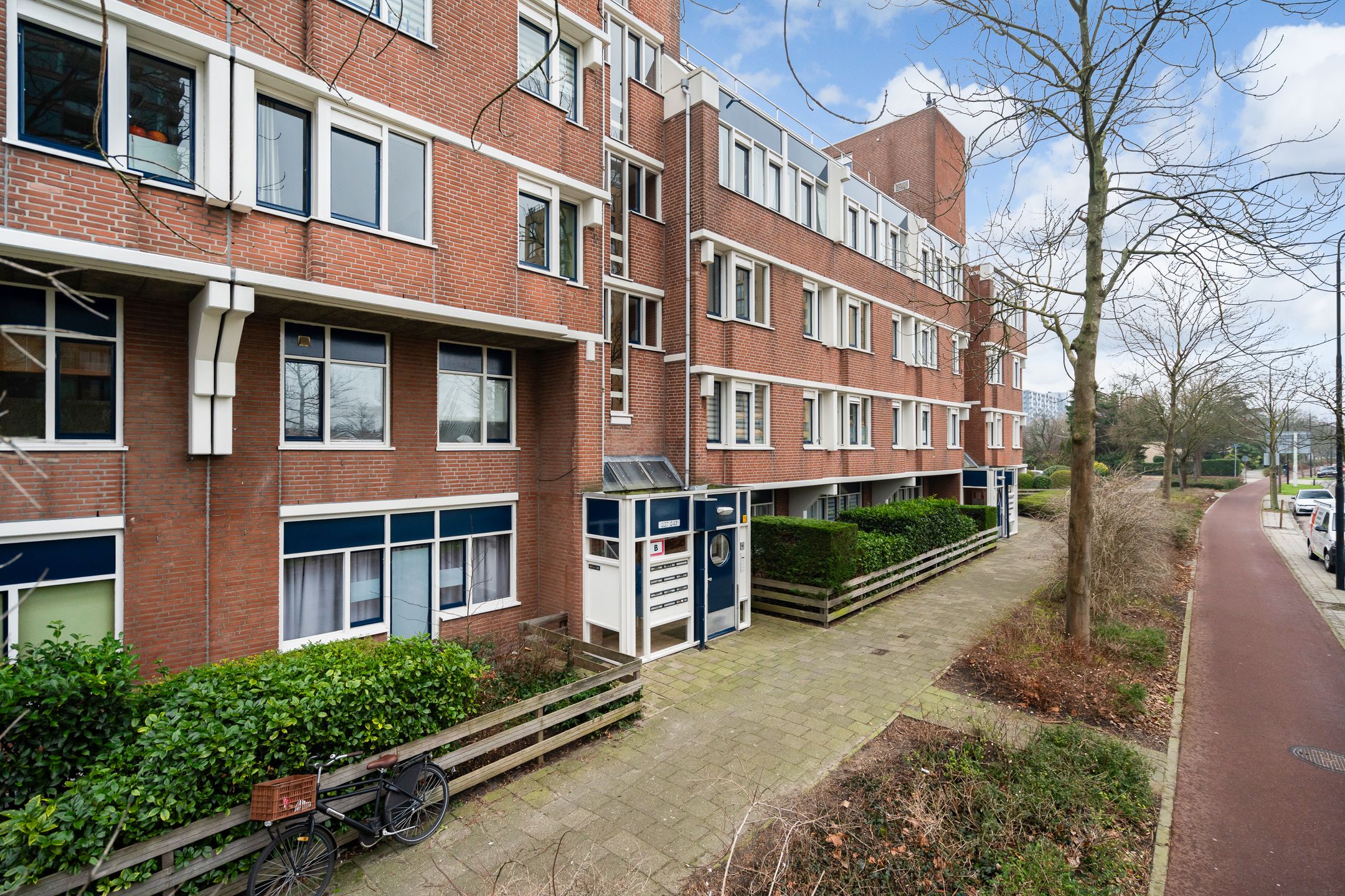 Photo 30 of Sir Winston Churchillln 839