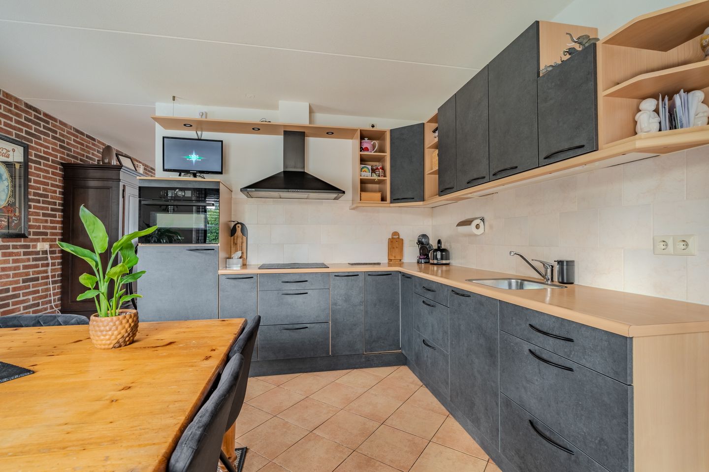 Foto 14 van Galerij 17