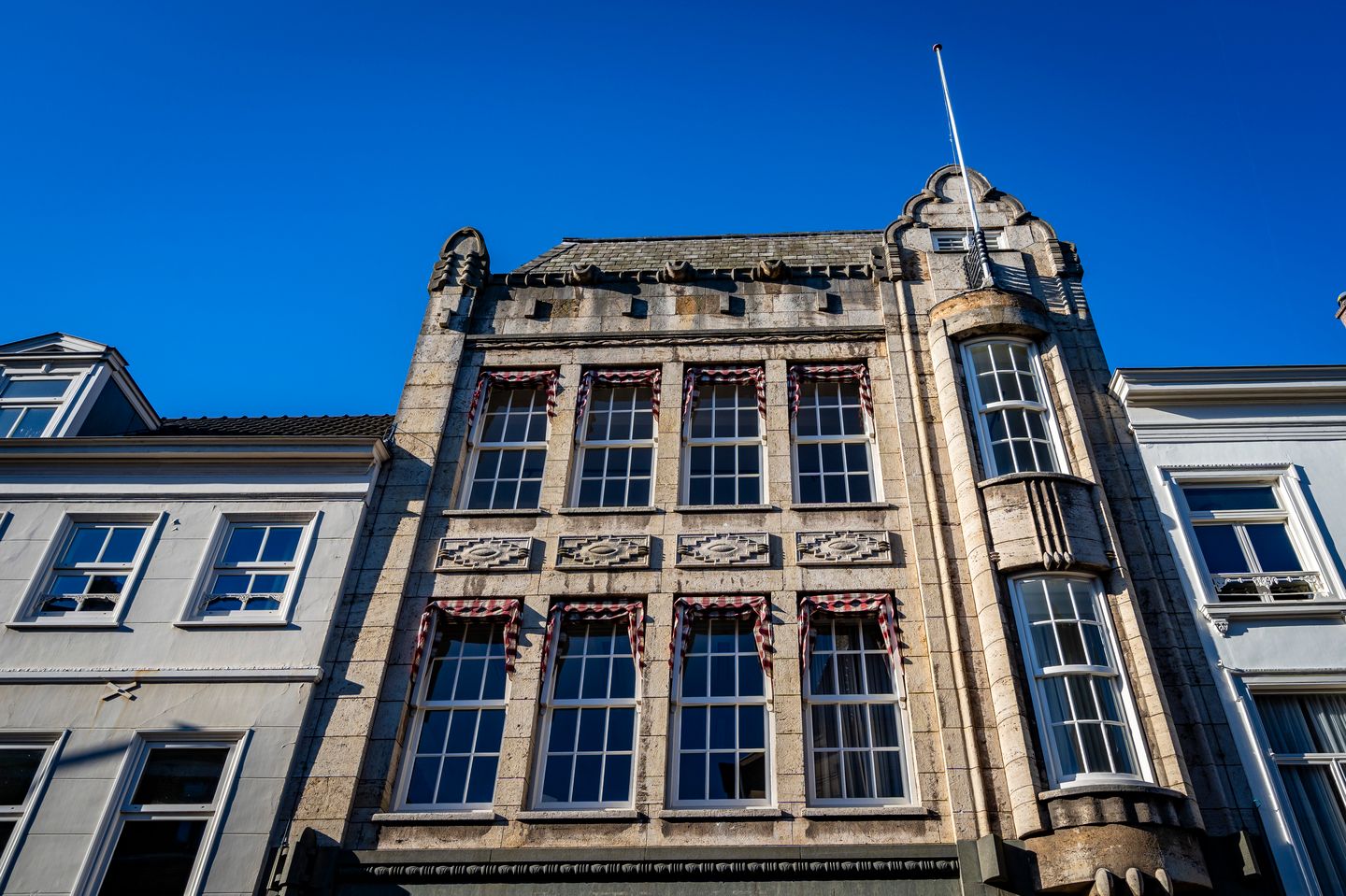 View photo 3 of Noordeinde 64-A