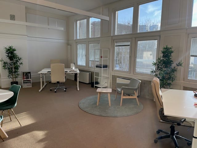 View photo 2 of Parklaan 8