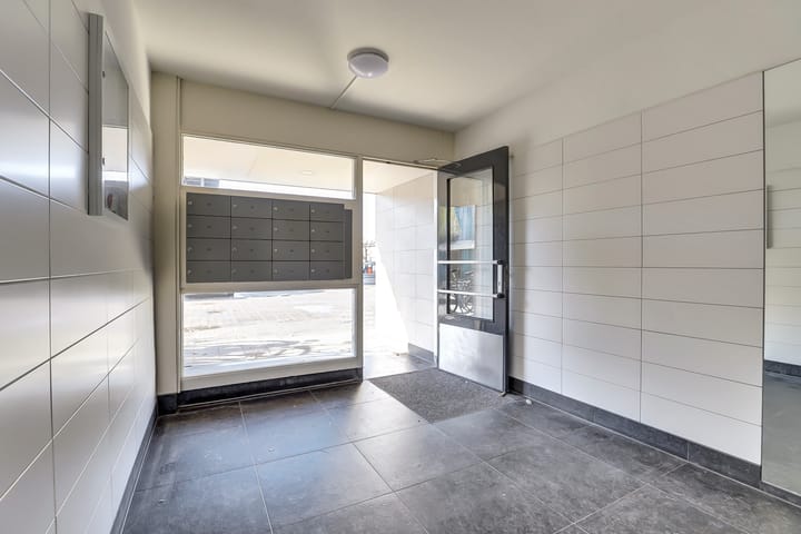 Photo 4 of Spreeuwenstraat 137