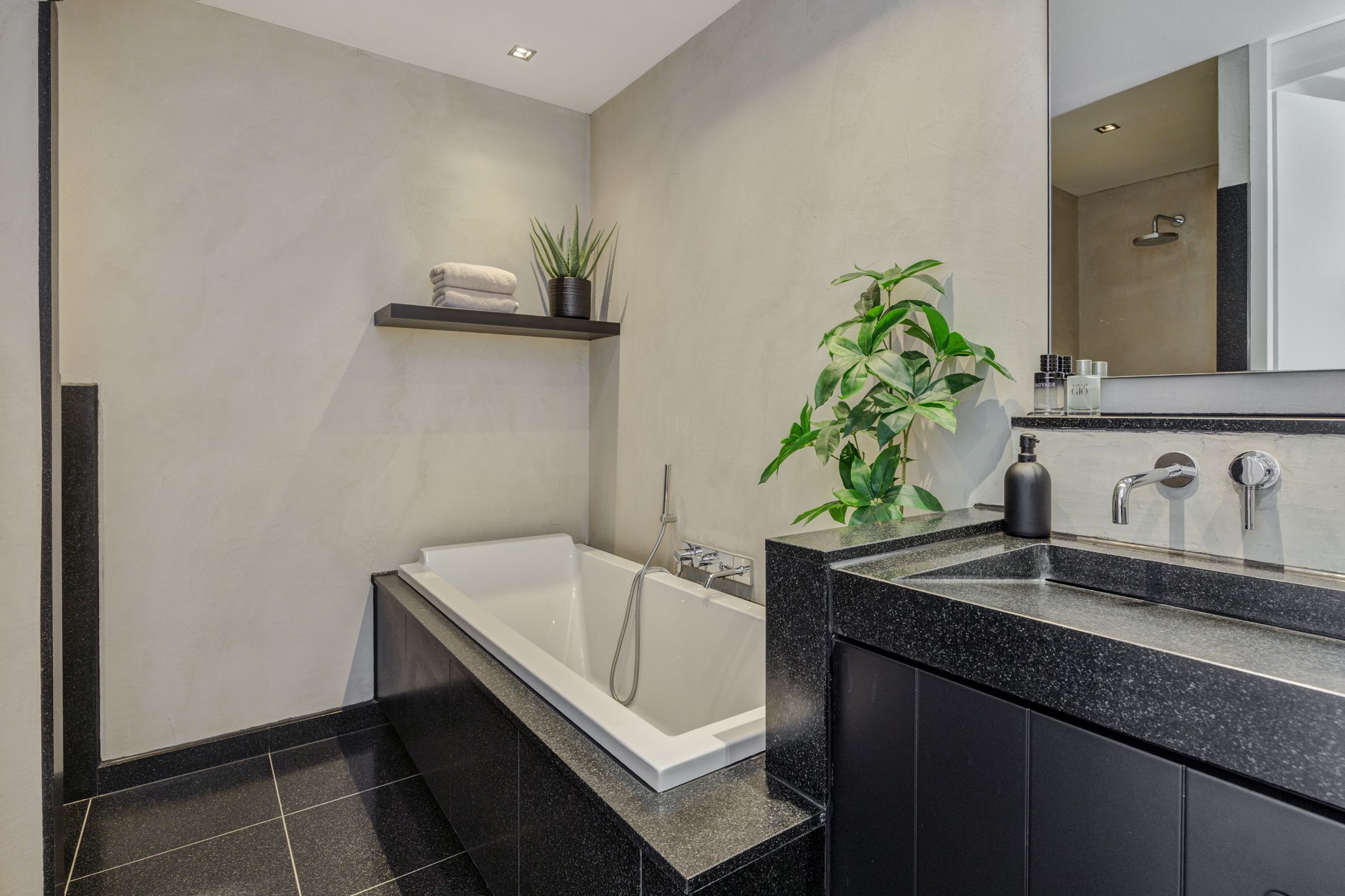 Photo 21 of Hooiwagen 50