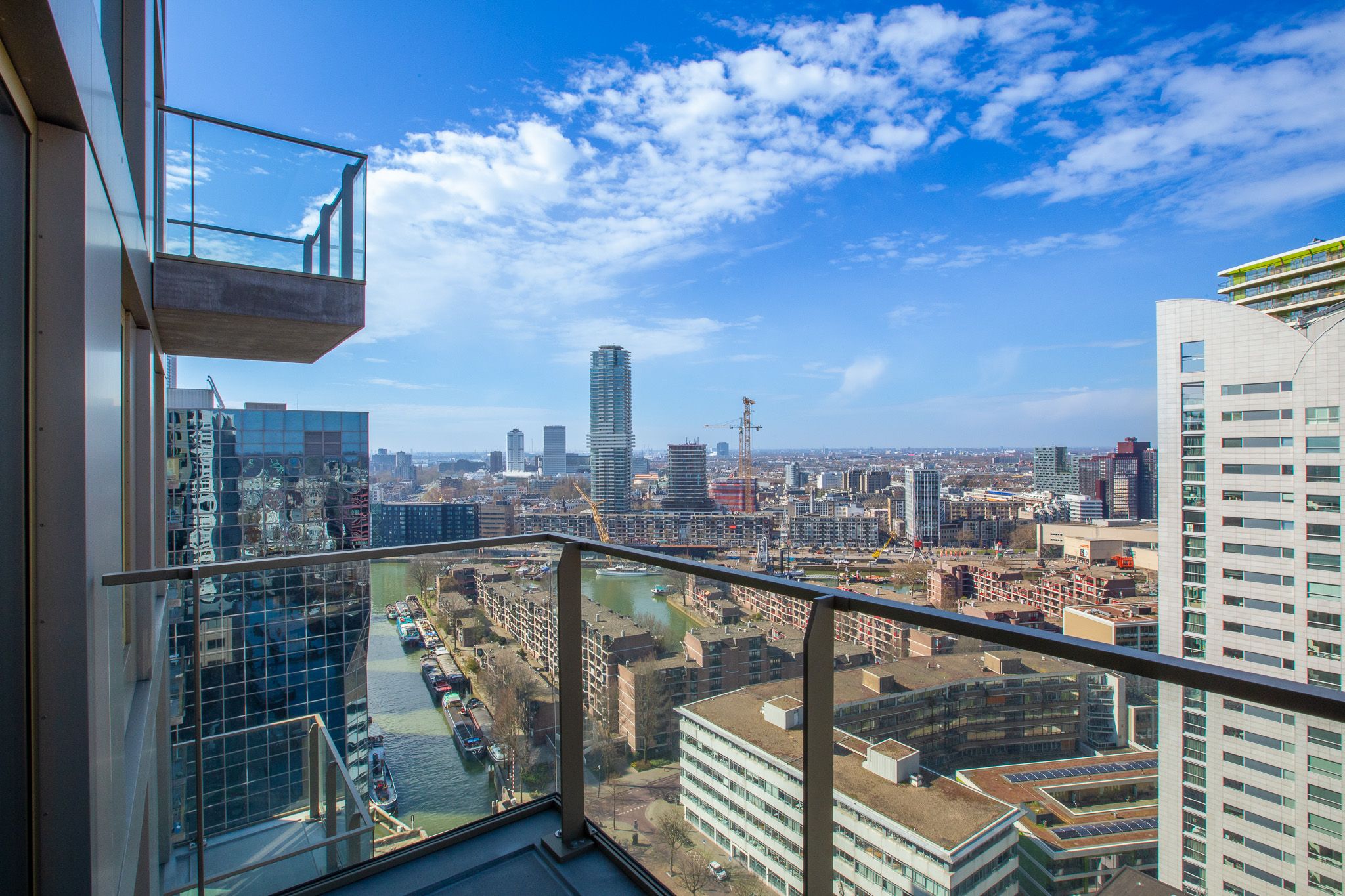 Photo 3 of Hertekade 408