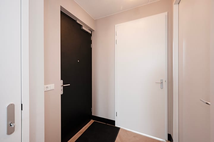 Photo 3 of Claes van Ruyvenstraat 6-G2