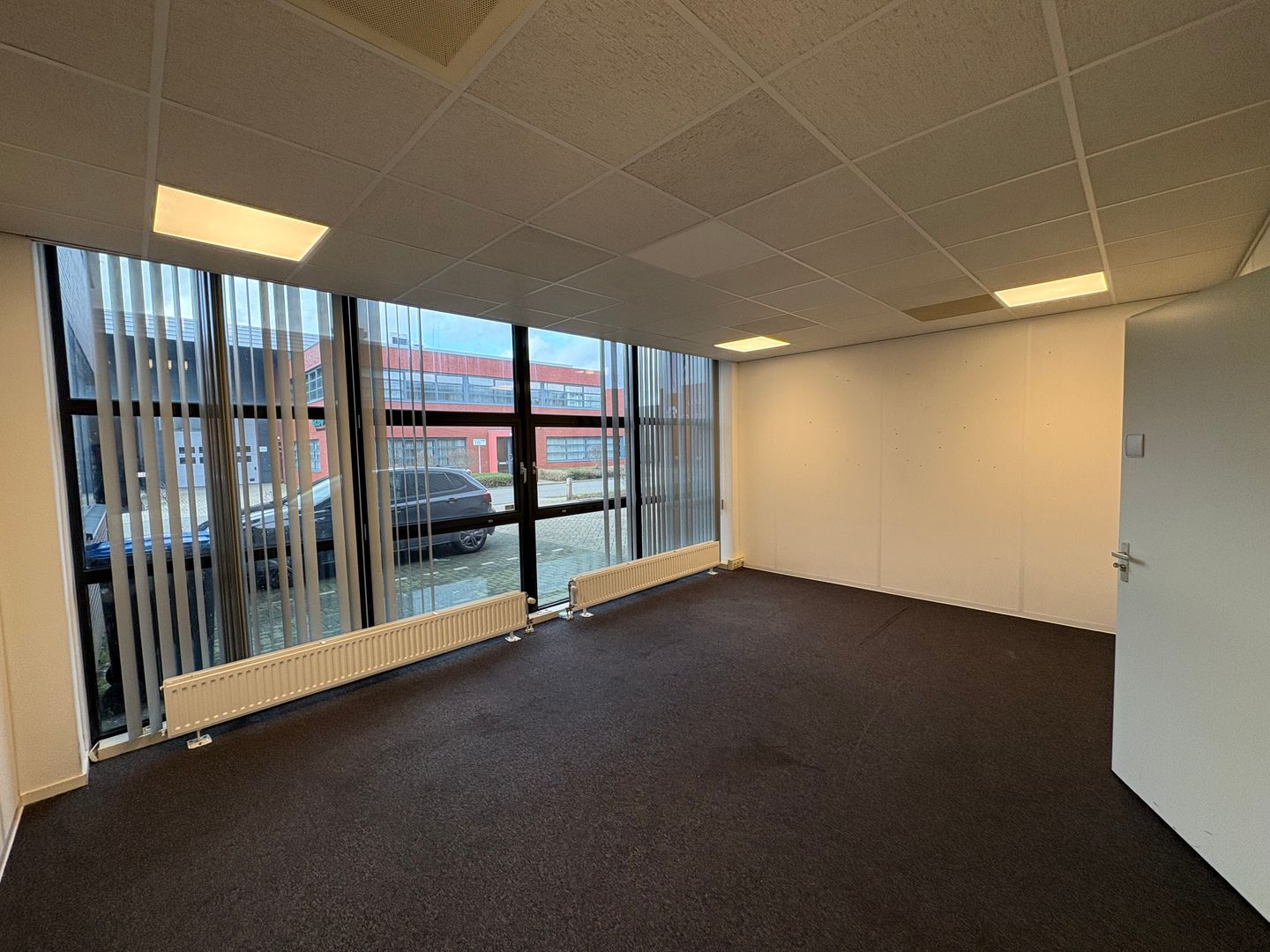 Bekijk foto 2 van Esp 208