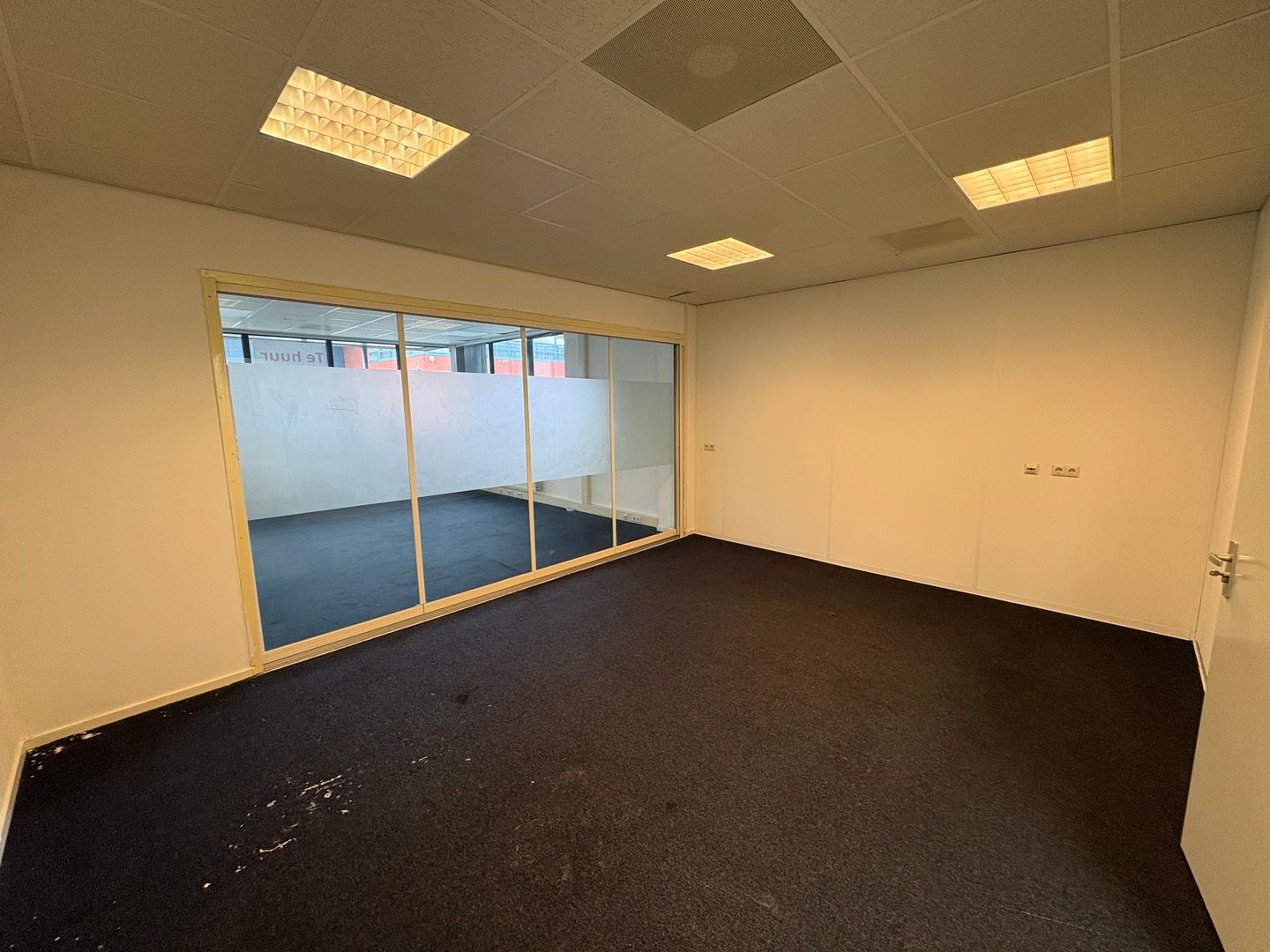 Bekijk foto 3 van Esp 208