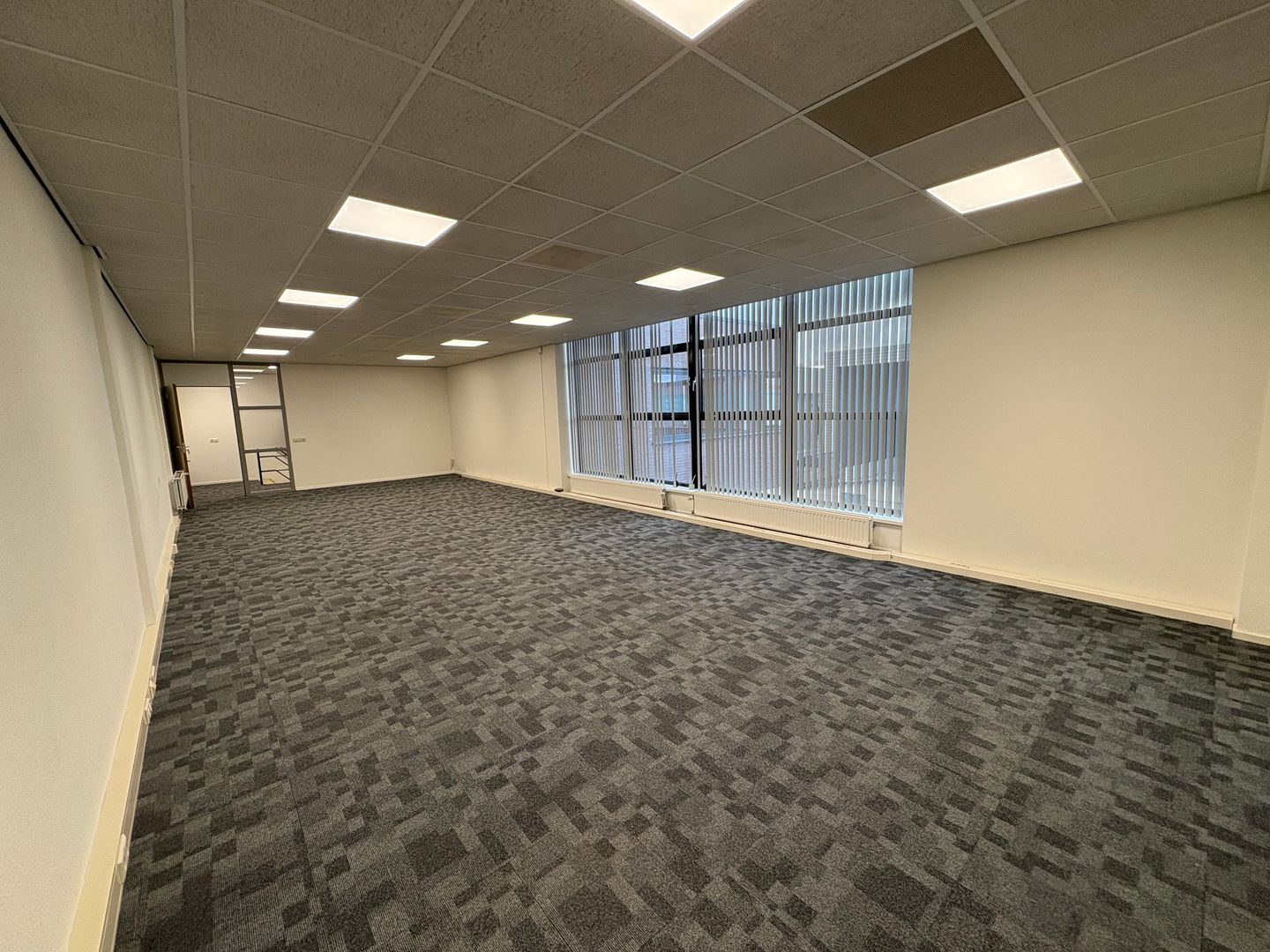 Bekijk foto 5 van Esp 208