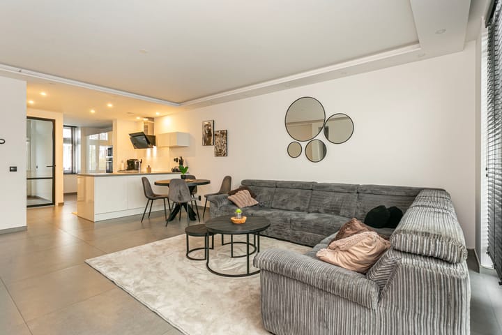 Photo 4 of Theo van Doesburgstraat 105