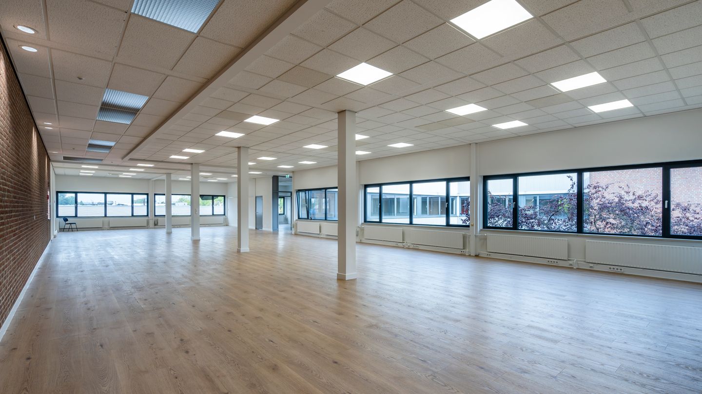 View photo 4 of Basisweg 61-A