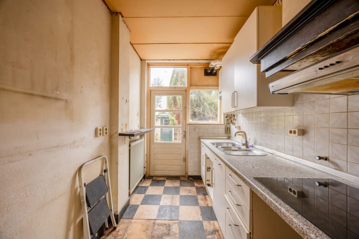 Foto 9 van van Heutszstraat 6