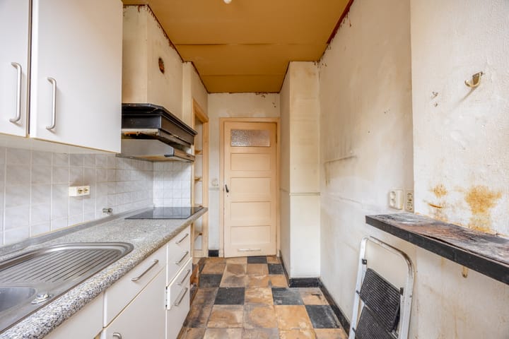 Foto 10 van van Heutszstraat 6