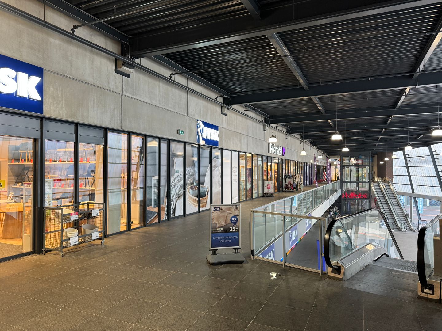 Bekijk foto 3 van De Voorwaarts 37