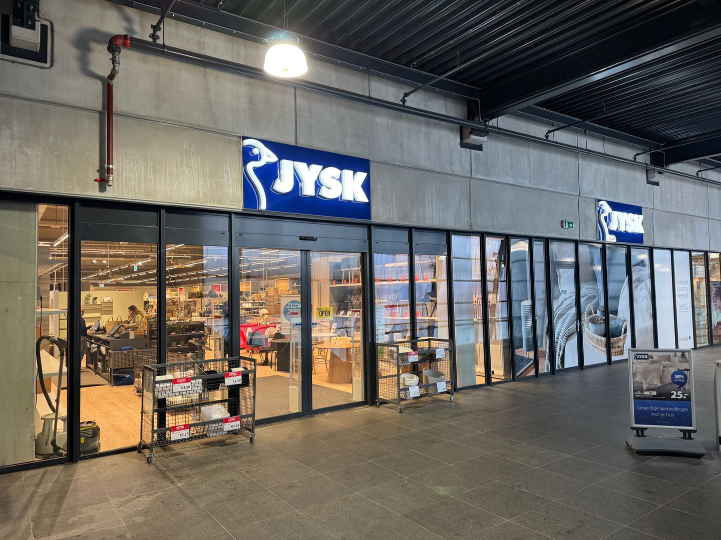 Bekijk foto 2 van De Voorwaarts 37