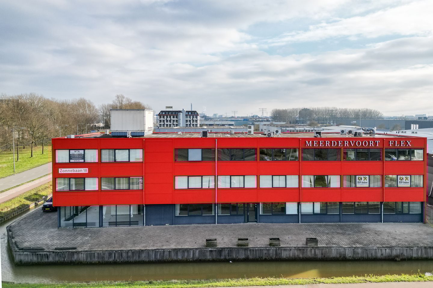 View photo 2 of Zonnebaan 18-20