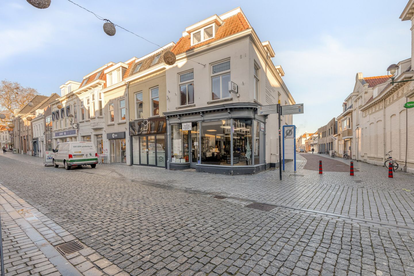 View photo 1 of Wouwsestraat 19