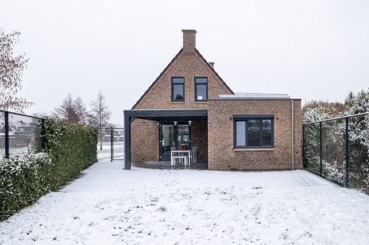 Foto 2 van Van Lunterenstraat 2