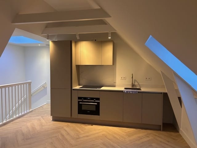 Photo 2 of Tweede Marnixplantsoen 1-4