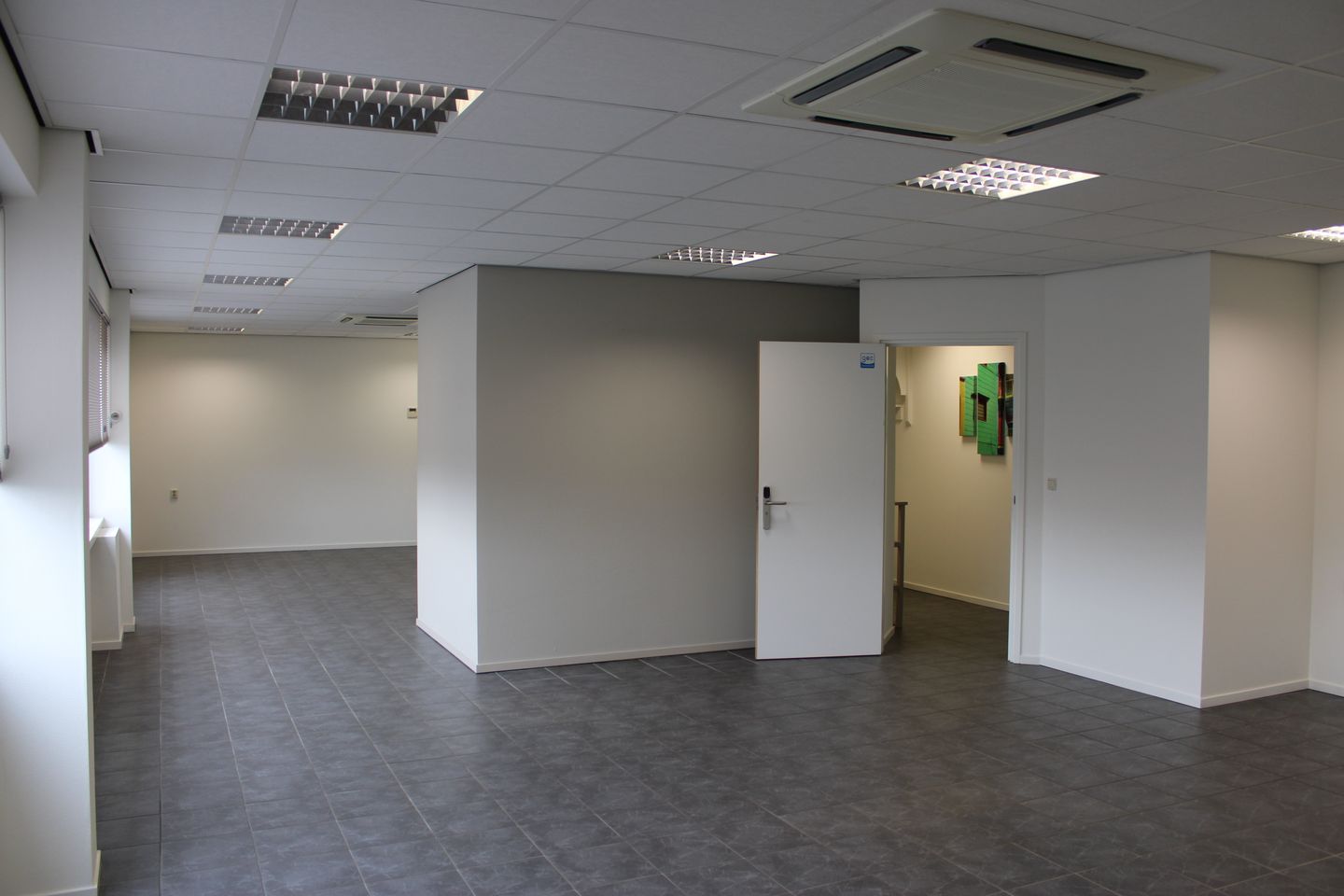 Bekijk foto 4 van Honderdland 251