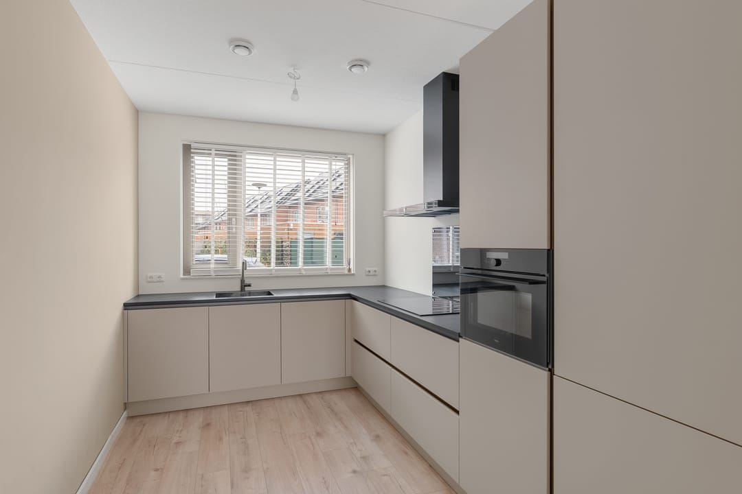 Photo 8 of Akeleistraat 13