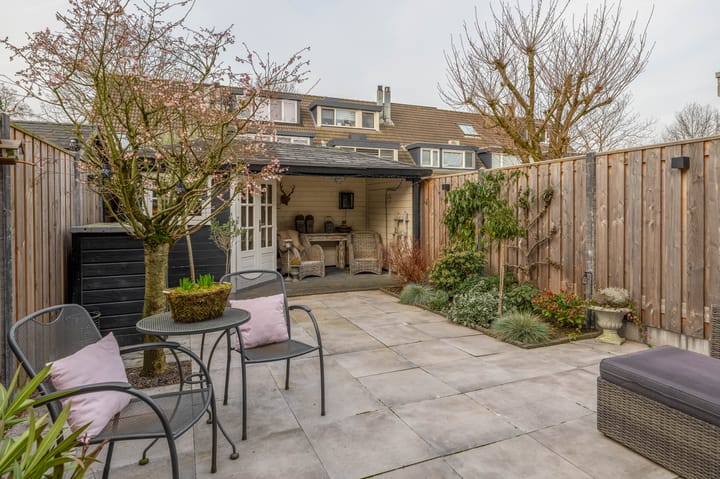 Photo 4 of Gemshoorn 21