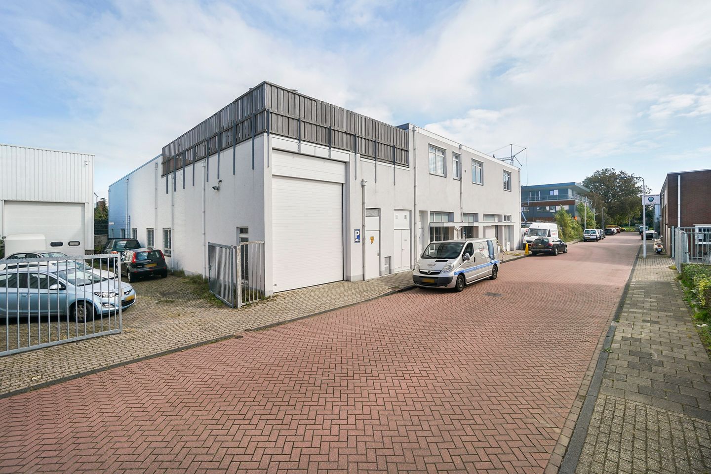 Bekijk foto 1 van Karel Doormanweg 2