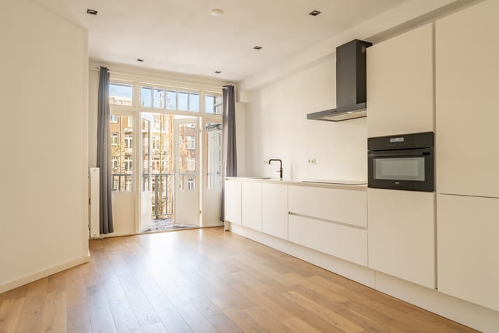 Photo 5 of Van Kinsbergenstraat 22-2