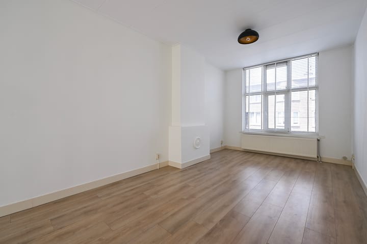 Photo 7 of van Naeltwijckstraat 72