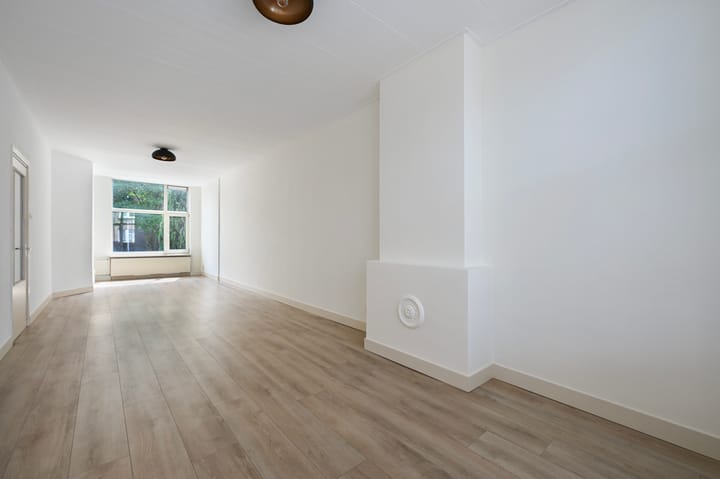 Photo 8 of van Naeltwijckstraat 72