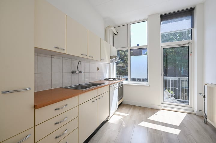 Photo 11 of van Naeltwijckstraat 72