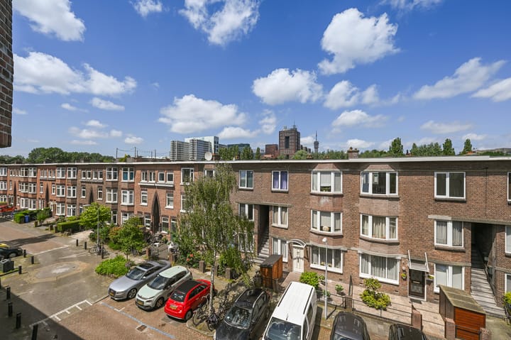 Photo 18 of van Naeltwijckstraat 72