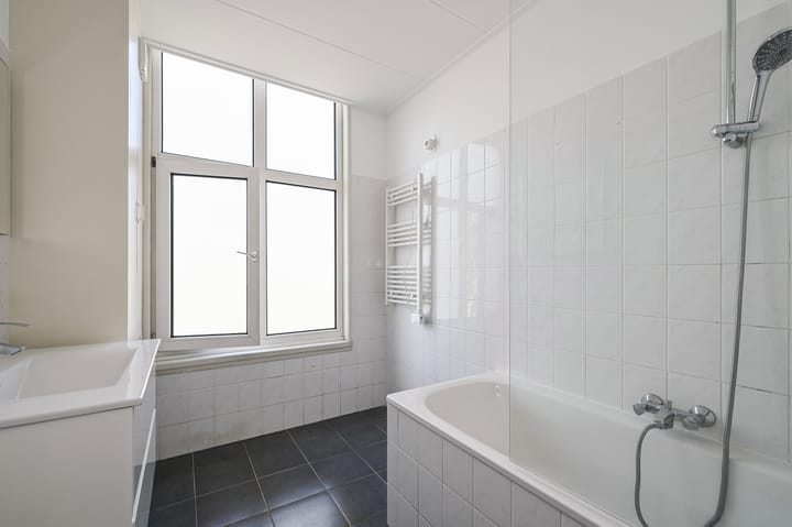 Photo 22 of van Naeltwijckstraat 72