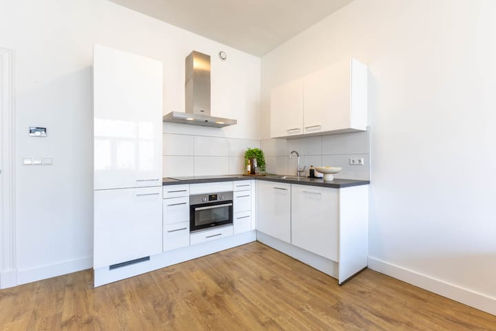 Photo 4 of Joost van Geelstraat 57-A