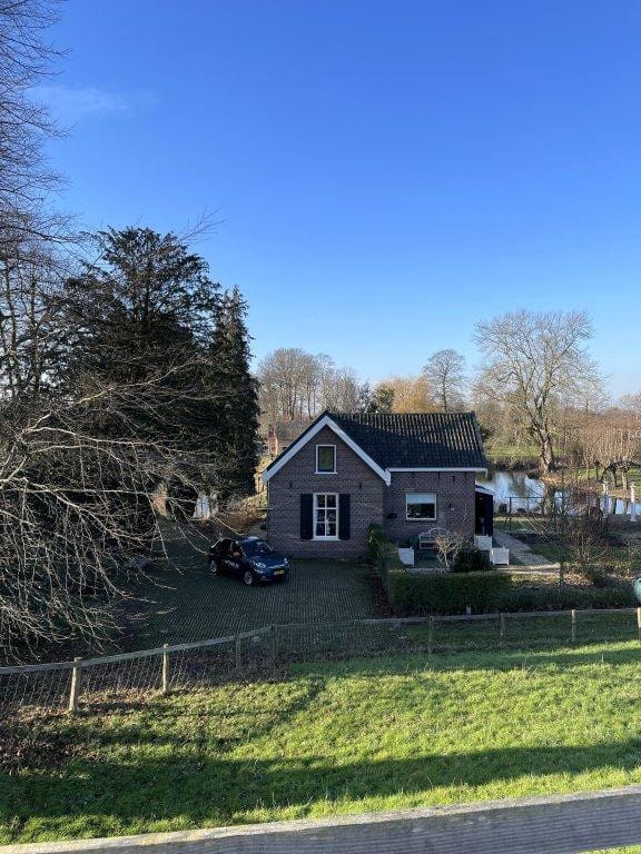 Foto 1 van S L van Alterenlaan 29