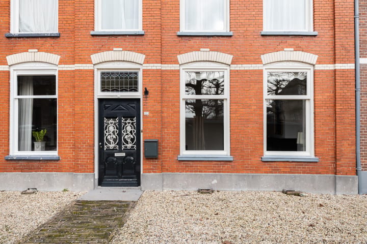 Photo 4 of Voorstraat 110